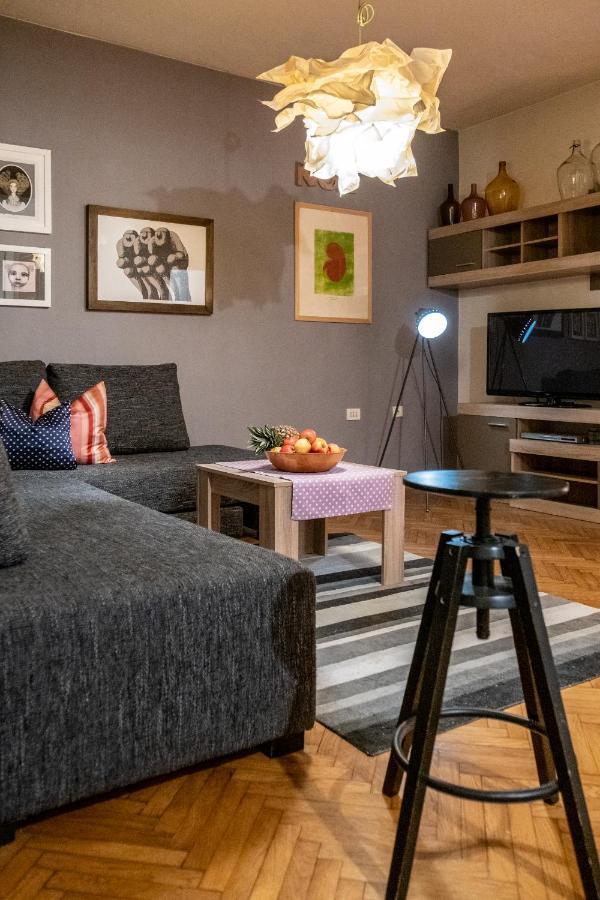 Apartment Lota With Heated Pool On Top Location Supetar Exterior foto